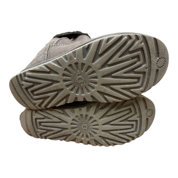 UGG Gray Suede Tall  Classic Boots Size 9 Winter Warm Outdoor - Picture 3 of 9